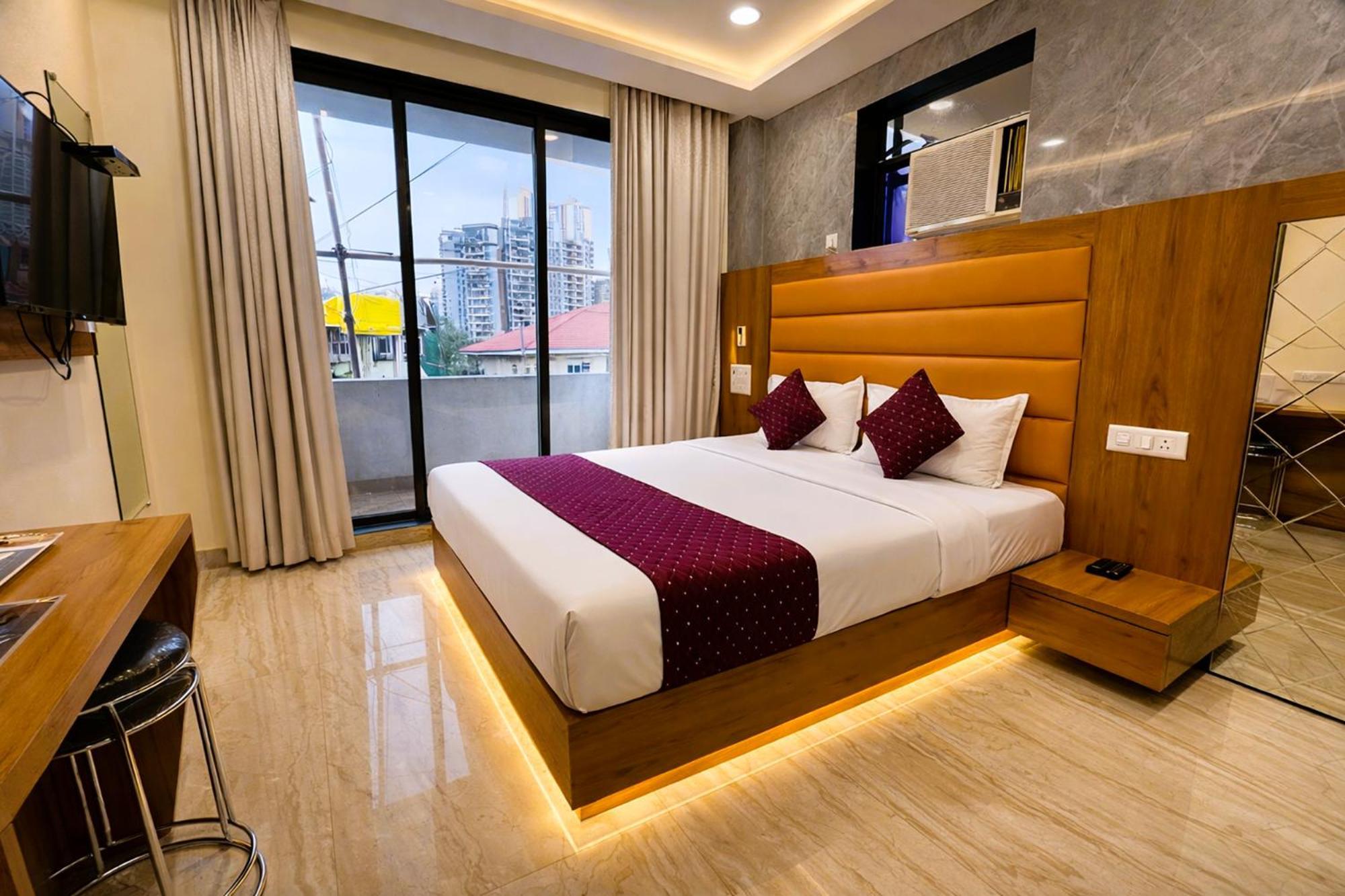 Hotel National - Grant Road — Photos 1
